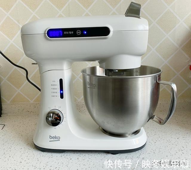 酸奶|轻如云朵的酸奶蛋糕，做法简单又好吃，比豆腐还嫩比戚风好做