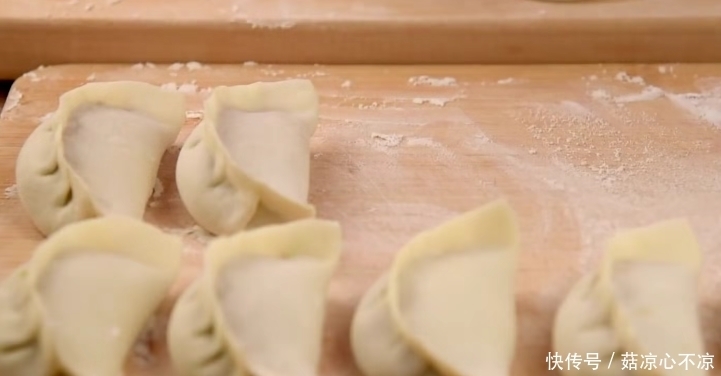 老板|最牛饺子馆,老板:半个小时吃完一个饺子终生免费