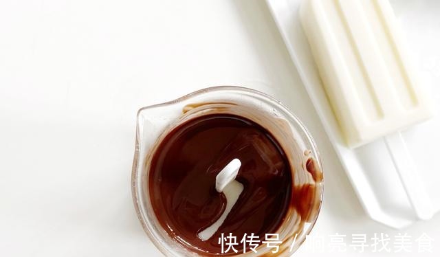 雪糕|不用打蛋器和冰淇淋机，也能做出无冰渣的雪糕，用对配方你也行！