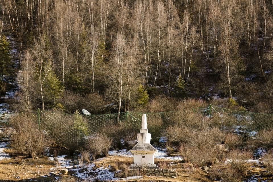 川西一神秘山沟，隐藏着可媲美贝加尔湖的绝美蓝冰，令人叹为观止