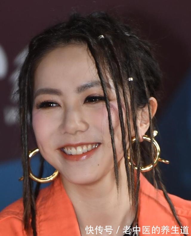 时尚 嘻哈风必备发型,脏辫造型逐渐走向潮流,炫酷又帅气!