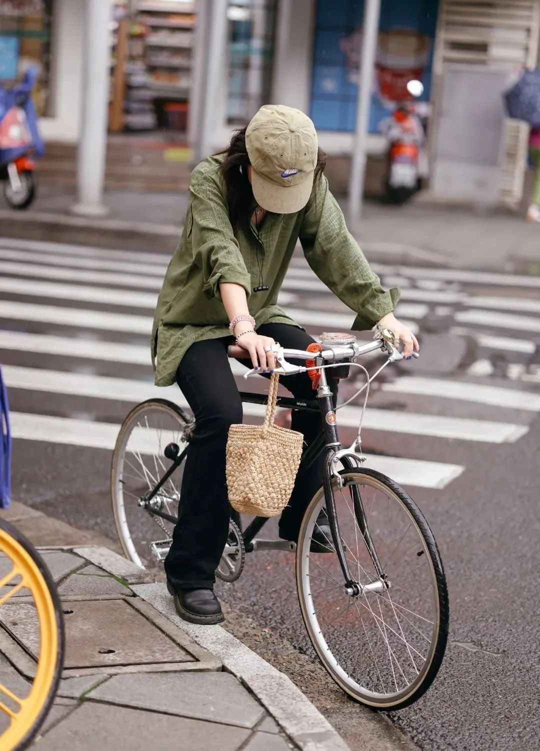 小杰|各省女孩初秋穿搭pk，你觉得哪个好看？