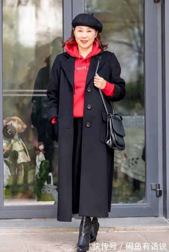 时尚 65岁奶奶用一件“红卫衣”,搭出阿姨辈的精气神,照穿减龄又洋气