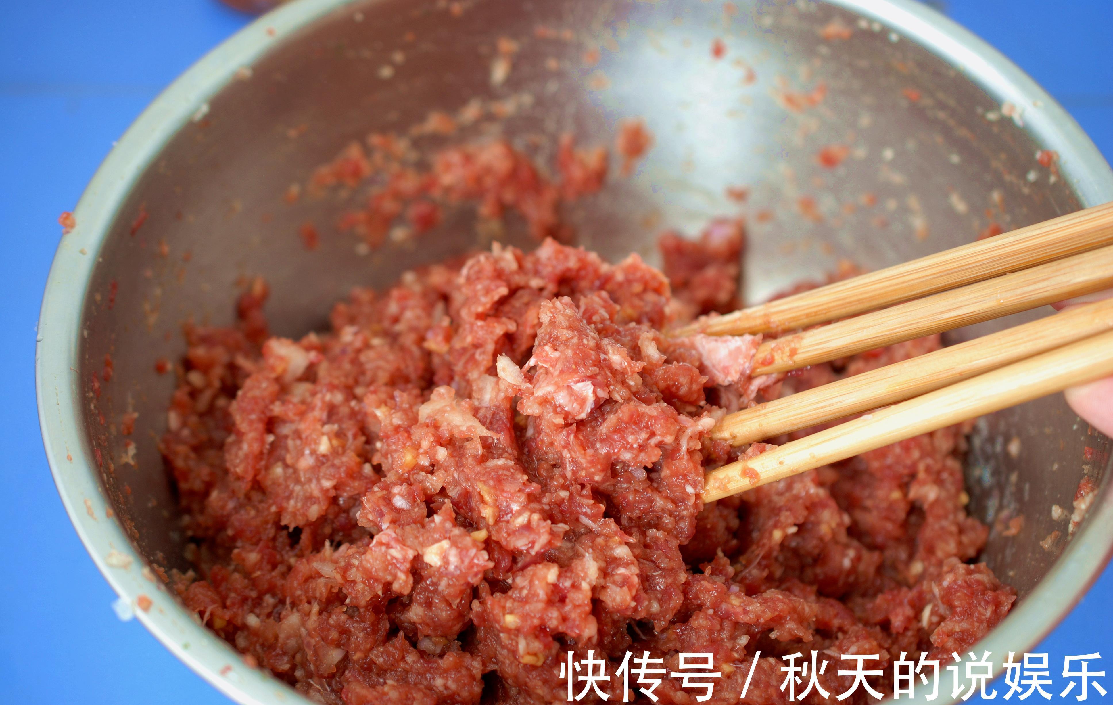 手抓饼|不揉面不发面的牛肉饼，一咬满口都是肉汁儿！3分钟出锅，简单