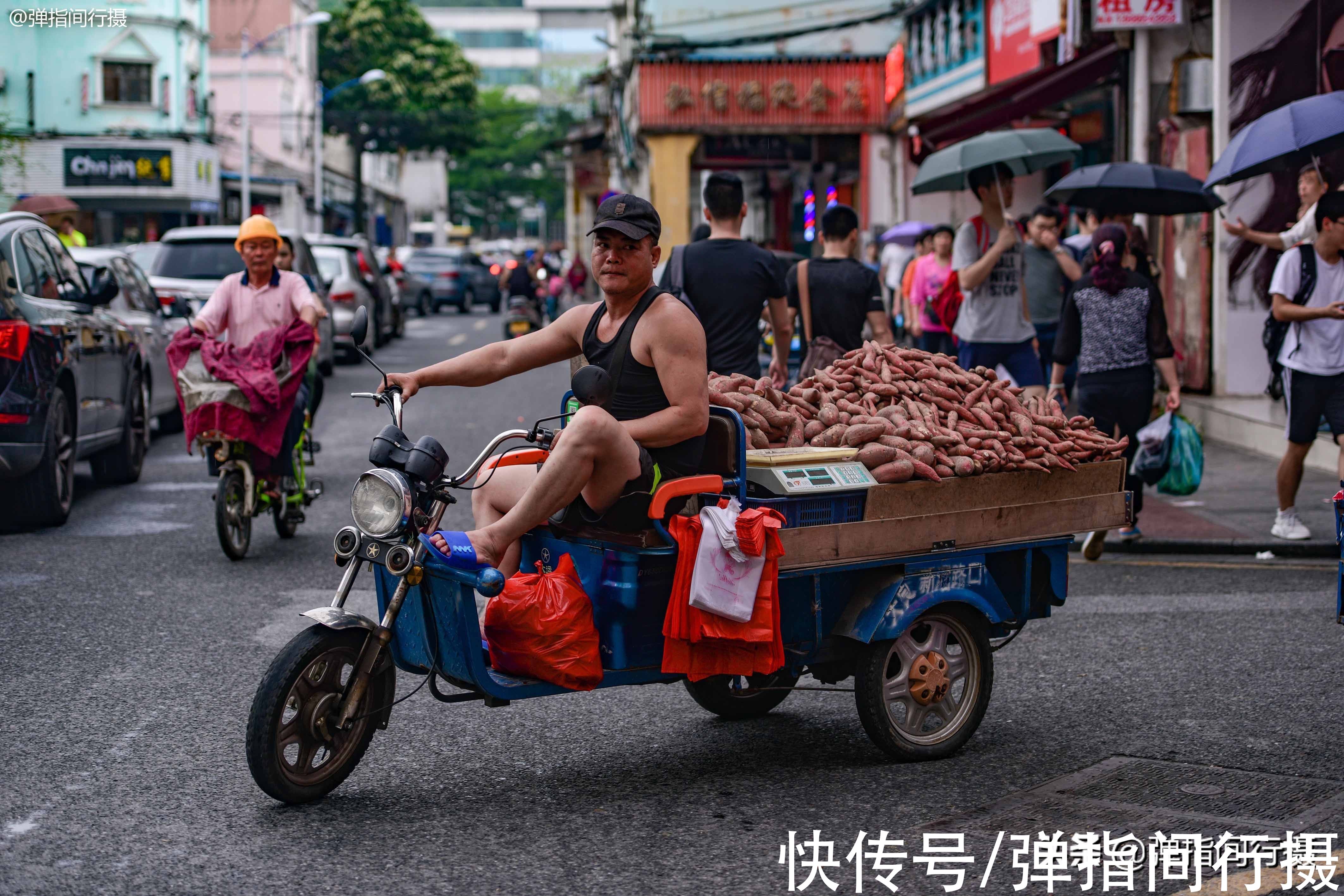 华盖路步行街@顺德有条彩色骑楼街，古色古香，人声鼎沸，是热门的美食聚集地