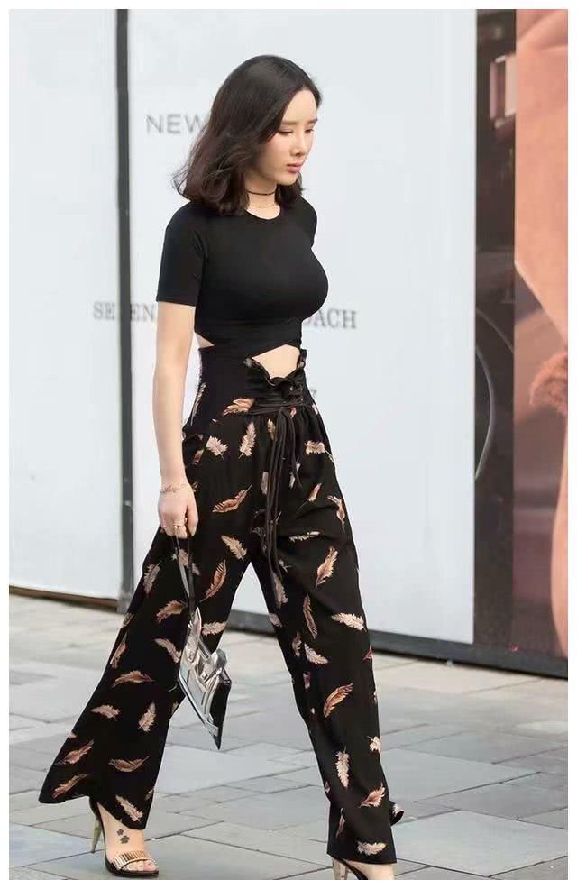 搭配|街拍:稳重韵味十足的小姐姐,搭配有致性感时尚美丽个性!