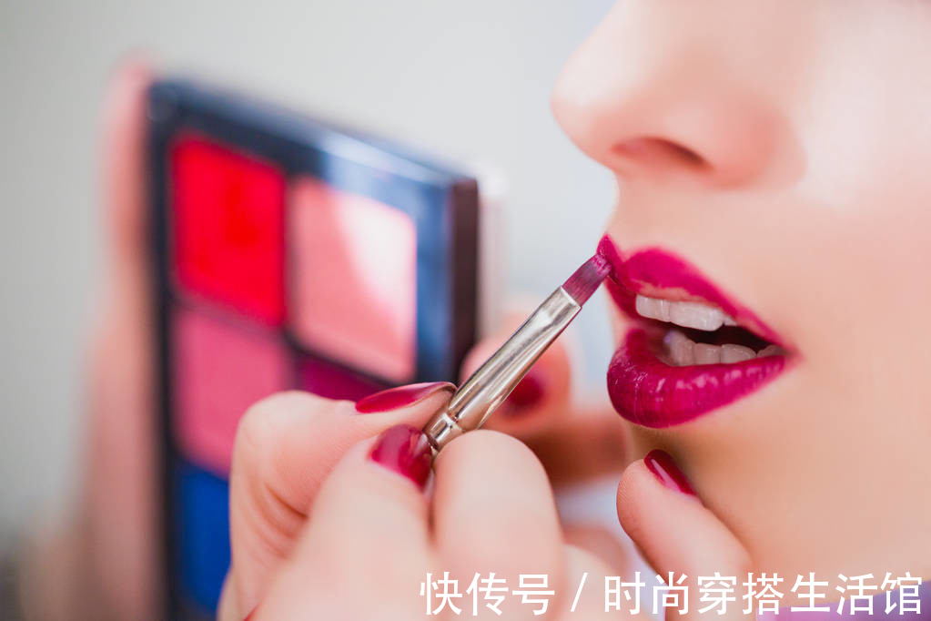 气场 女人再笨也要学会涂口红,掌握这4个步骤,气场独一无二