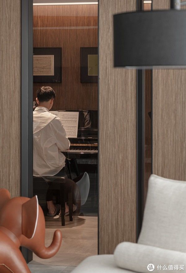 主卧|单身男青年的180㎡之家，全屋简约风，一个人独居，也住出高级感