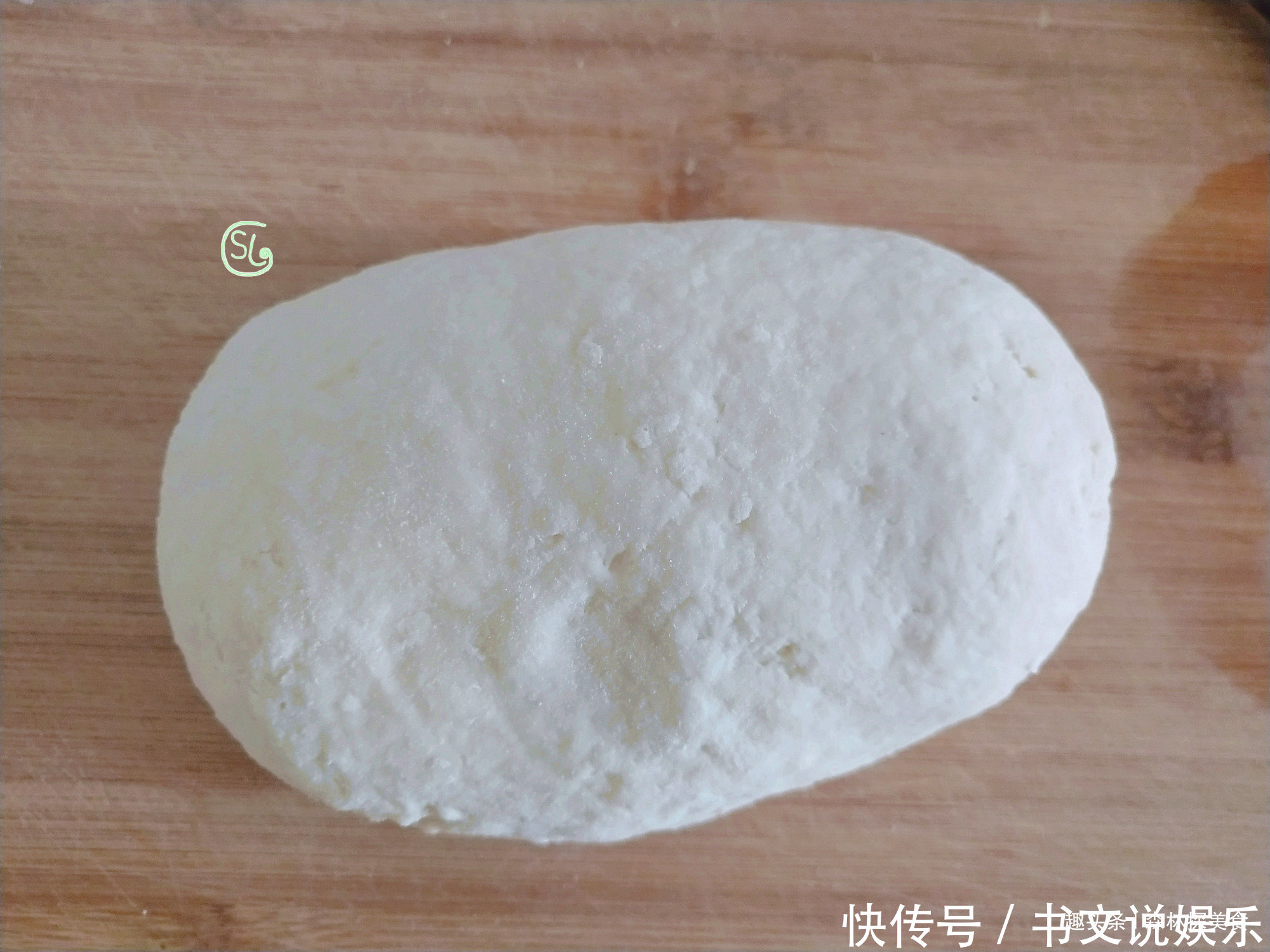 做韭菜盒子,记住两点,饼皮柔软不破皮,馅料不出水,放凉也不硬