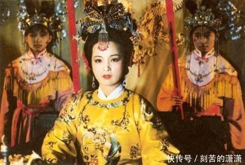 冷子兴一句话,揭开了贾元春封妃的真实原因