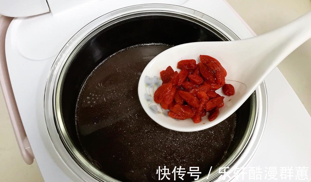 清甜|秋天多喝五红汤,清甜滋补,炖一锅,全家都能喝