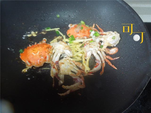 所费不多，却非常鲜美的花蟹豆腐汤，我们一家人都很喜欢喝