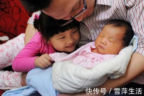 宝妈|一位35岁宝妈的自述:那些曾劝我生二胎的亲戚,如今都在羡慕我