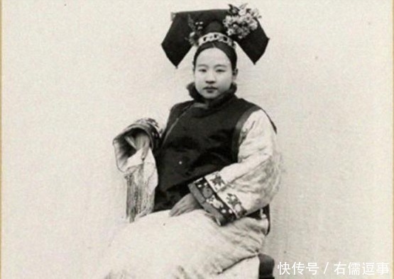 紫禁城|法国人镜头下的清朝女子,看看紫禁城的宫女长什么样?