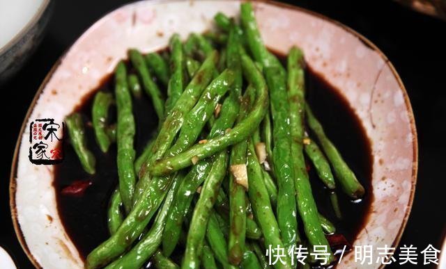 午餐五菜一粥，老公不需要大鱼大肉，天天这样吃我就很知足