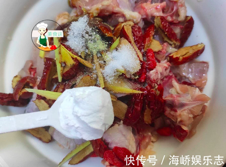 蒸鸡肉|木耳跟此菜是绝配,蒸一蒸就好,营养好吃不上火,常吃提高免疫力