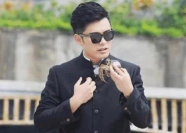 郑恺|他是跑男里最低调的人,邻居都是王思聪,比邓超郑恺都有钱