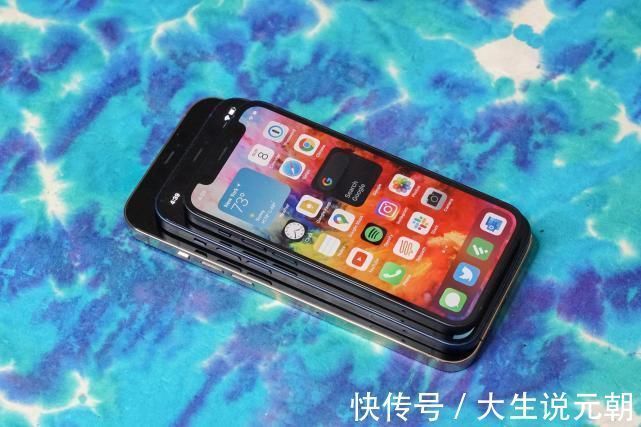 小屏iPhone|苹果最大的失误！被小屏iPhone坑惨，三星成最大赢家