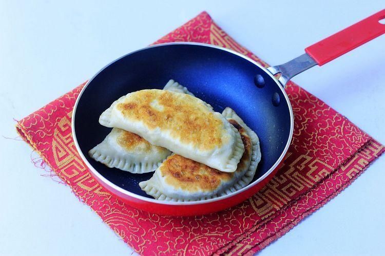 剩米饭和剩饺子馅不要发愁了,教你一招,美味早餐就有了