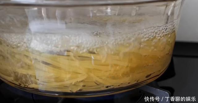 秋天|秋天,这碗意面要多吃,营养极高,自己做一盘不到20元