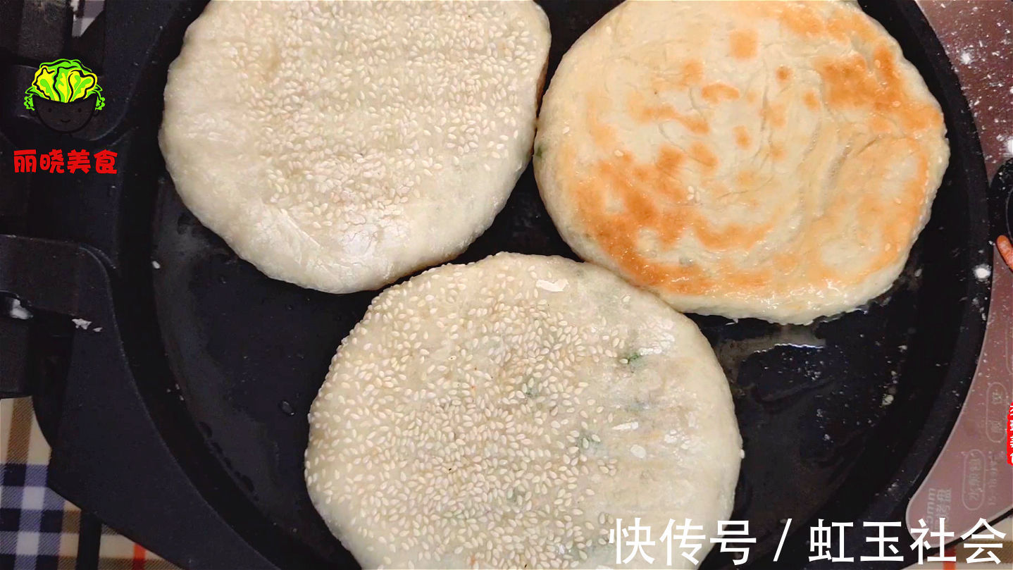烙饼一定要软,别下手和面,教你凉了也不硬的葱花饼,真的太香了