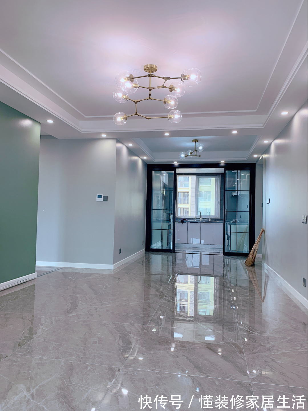 房子|第一次自己装修房子,入户就被迷住了,色调搭配清新又舒适