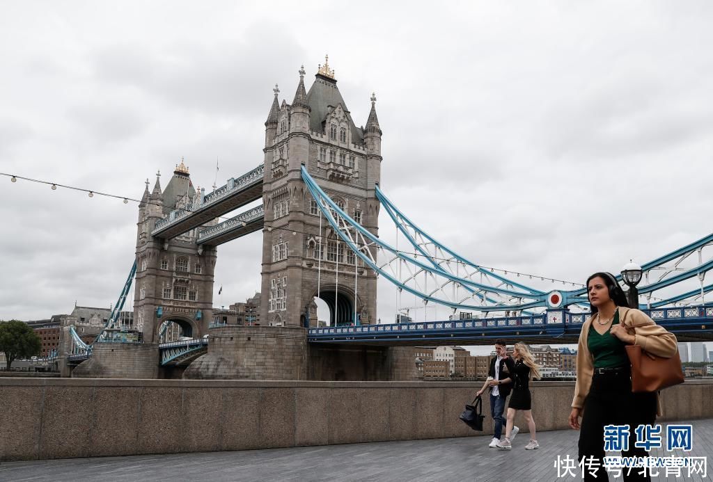 新冠|英国单日新增新冠确诊病例32700例