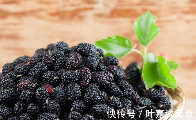 桑葚干|男人一旦过50,烟酒少碰,这些食物可以放开吃,营养极高还不贵