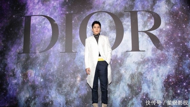 东君|韩东君在复古光影间演拍摄写真 色彩流转中领略先锋艺术魅力