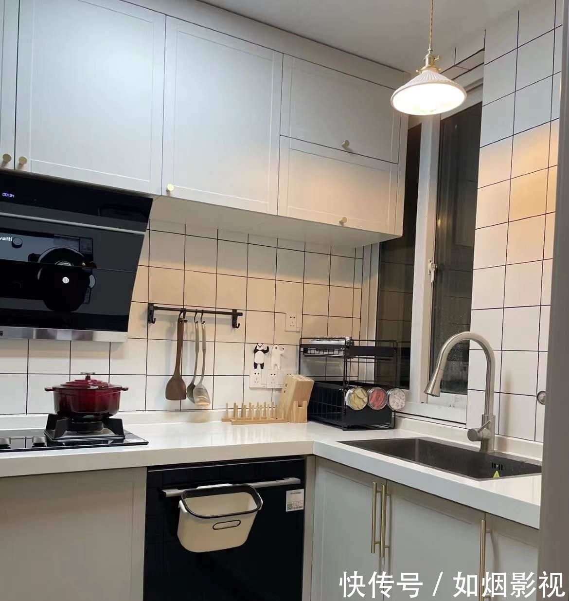 玻璃|江蘇30歲獨居女主,拒絕“過度裝修”,網友:你可以搬出去住嗎