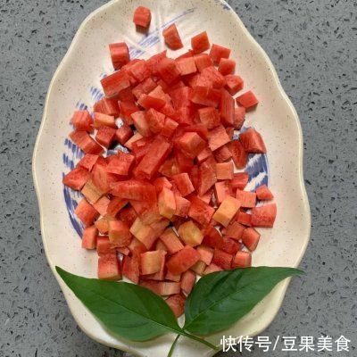 虾仁炒饭这样做，隔壁小孩都馋哭了