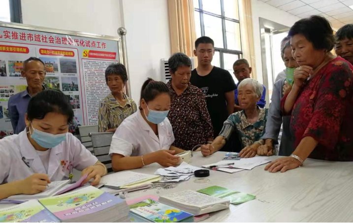 区人民医院|赣州市赣县区卫生健康志愿服务队为农村老人送“健康大餐”