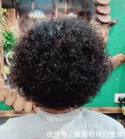 女人味|你妈过年烫头了吗给妈妈们推荐三款发型,时髦减龄又有女人味