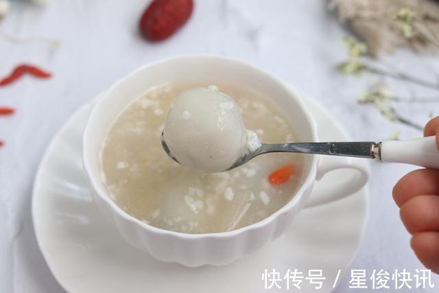 老人|家有老人看过来,常给老爸熬这汤,白发变黑发,乌黑还柔顺