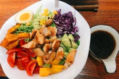 定食|吃遍大连-主食配菜小菜汤,一个盘内托出来,暖心的定食,丰富了你的肠胃~