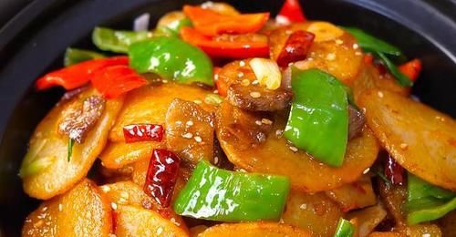 玉米淀粉|干锅土豆片很多人都做错，教你一个技巧，出锅太香了，美味又下饭