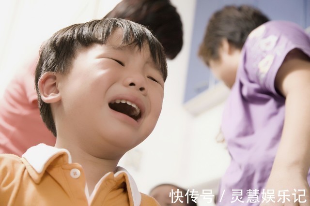 儿媳妇|12岁孙子对奶奶灵魂拷问:爸爸见你3次,打了妈妈3次,你高兴了吗