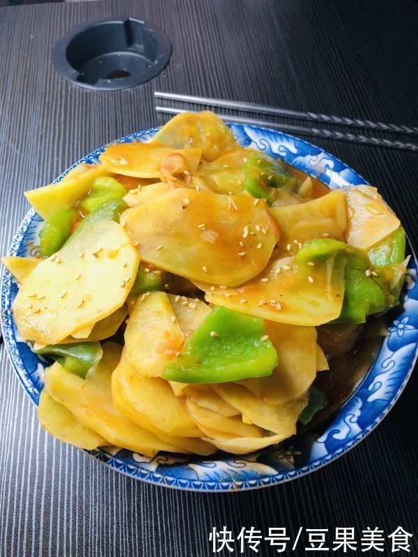 用这个技巧做满足你的胃—酸汁土豆片，味道好吃极了