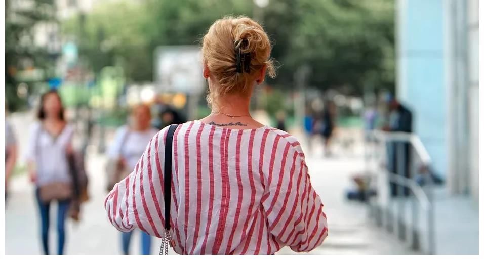 张雨绮|两次闪婚闪离，如今主持《快本》人气爆棚：她为何活得如此精彩？