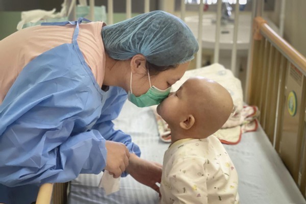 济南儿童医院|孕妈为保胎坚持卧床5个月,第35周产女,接着一家人就陷入困境