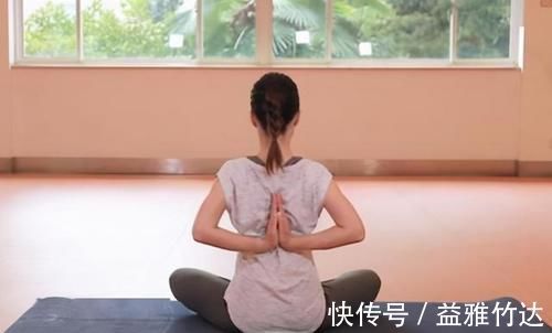 背部|瑜伽练得好,瘦身塑形又减缓衰老塑形,4个体式,你学会了吗?