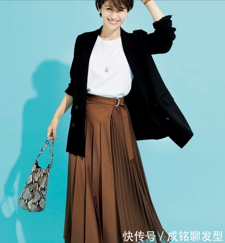 穿搭|女人到了中年别乱穿衣,记住这三种搭配口诀,轻松穿出时髦高级范