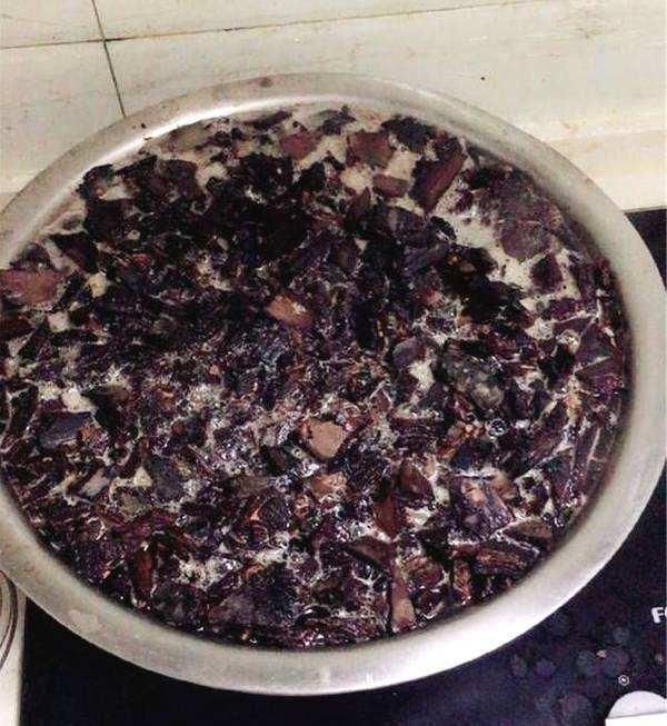 把“1种”东西碾碎煮水,成“天然生长液”,养花不花钱效果棒!