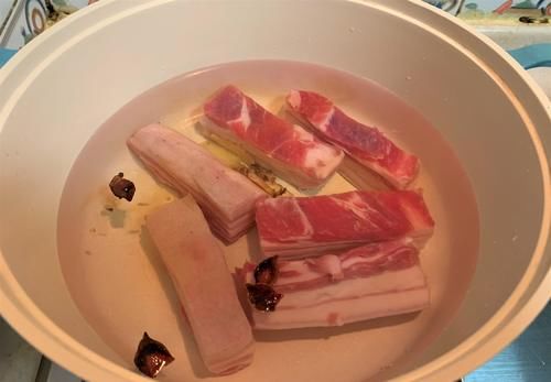 为孩子们准备的扣肉-迷你版，不油不腻，上桌后连汤都不剩，连吃三碗饭