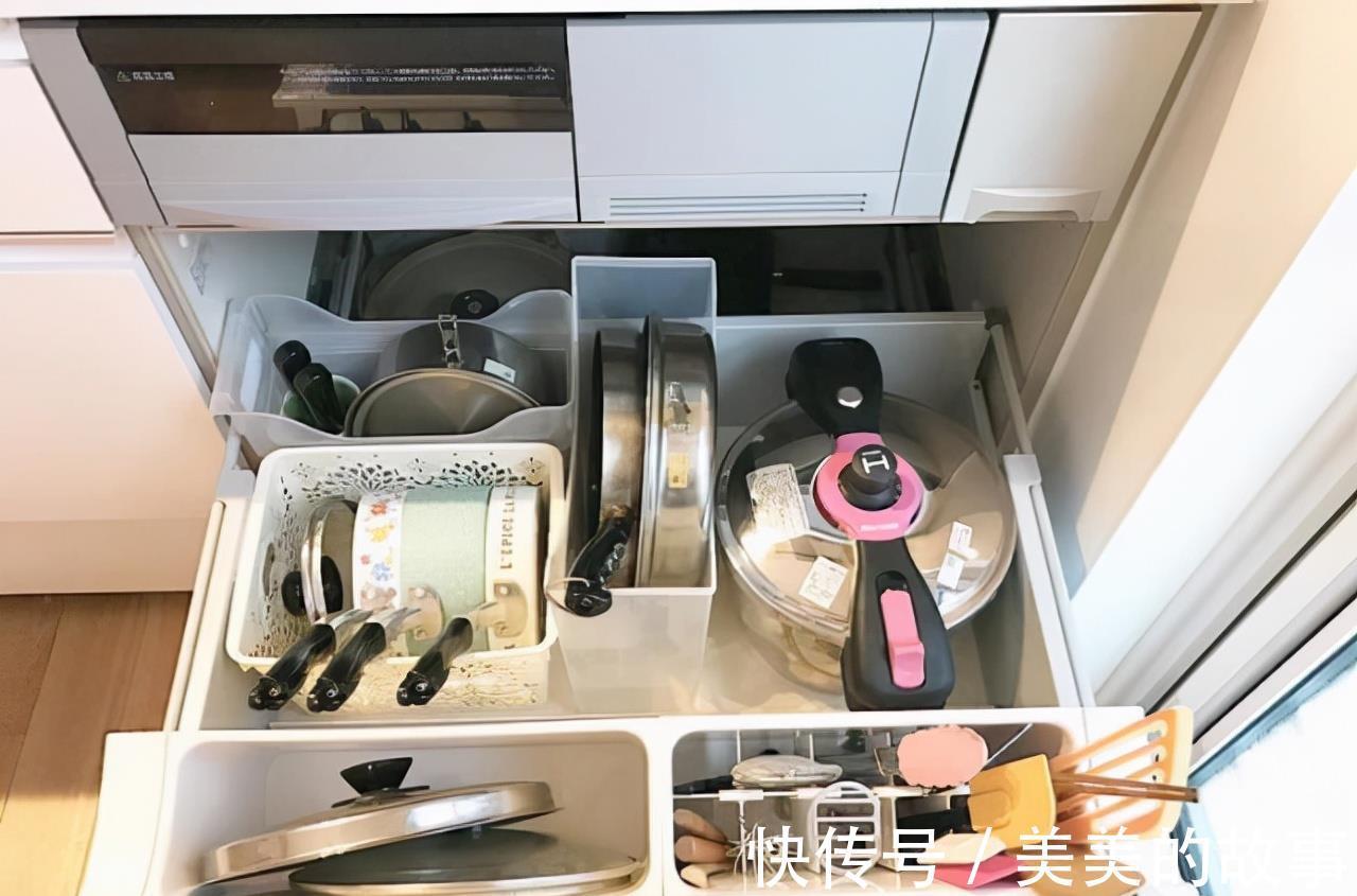 客厅|两个孩子的宝妈,不仅在装修风格上照顾孩子,家里收纳也做得超棒