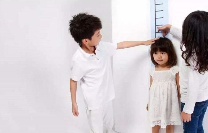 生长激素|“1到18岁”孩子身高参照表,你家娃个子达标没?对照一下便知