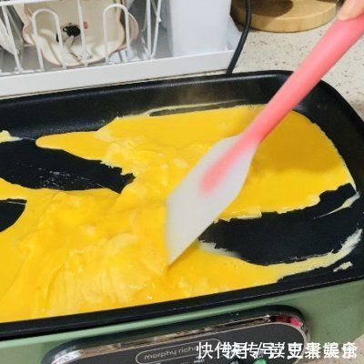 生菜|别再出去吃了,拔草厚蛋烧三明治自己做更好吃