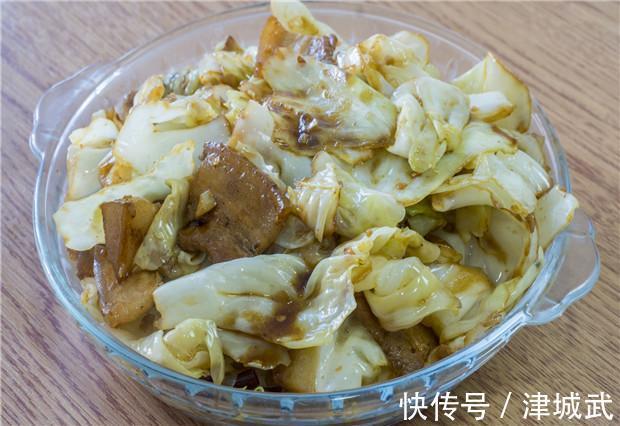 花30元做的一桌晚餐，我发到朋友圈，网友：真是羡慕想蹭饭！
