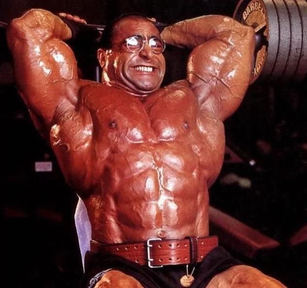 健身|非常强健的博士，戴着眼镜去健身，直言健美黑料