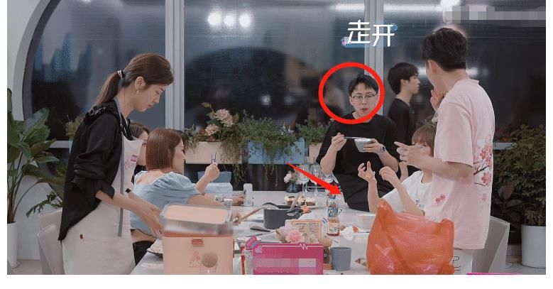 陳思銘|心動的信號4：男4表現(xiàn)欲太強，素質(zhì)堪憂，居然坐在桌子上吃飯！